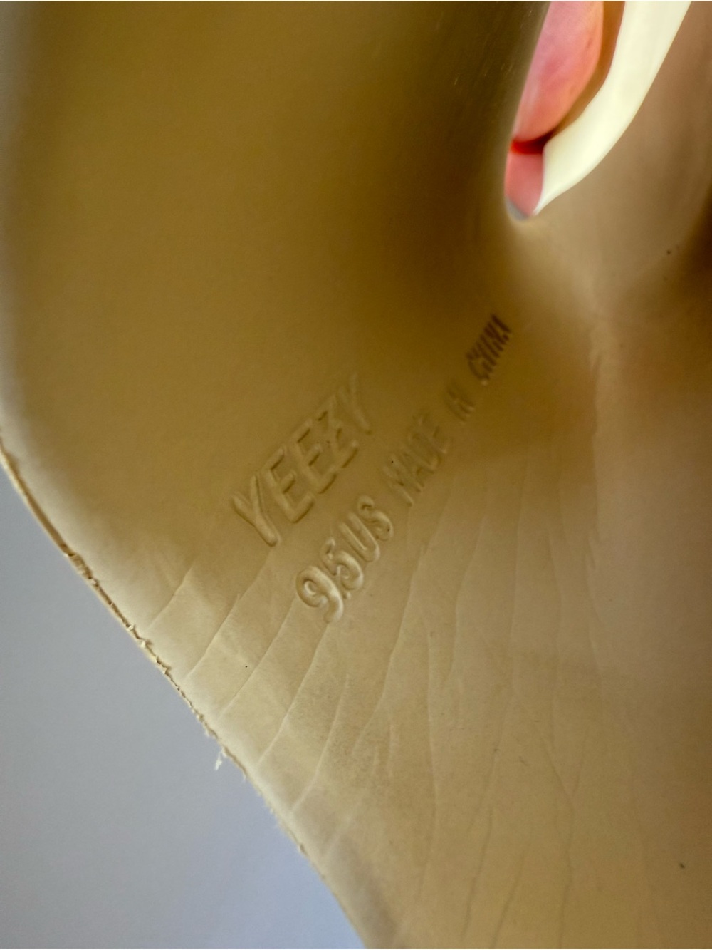 Adidas Yeezy Slides ‘Desert Sand’ - FW6344 Size 9 1/2 - Picture 3 of 6